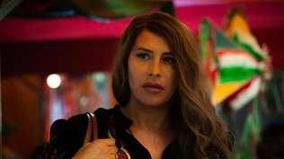 Karla Sofía Gascón en el musical Emilia Pérez