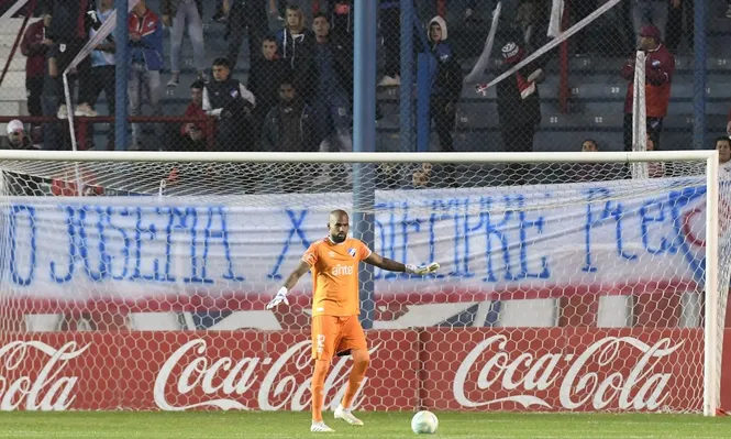 Nacional viaja con 27 futbolistas a Porto Alegre y Mejía volvió a ser convocado