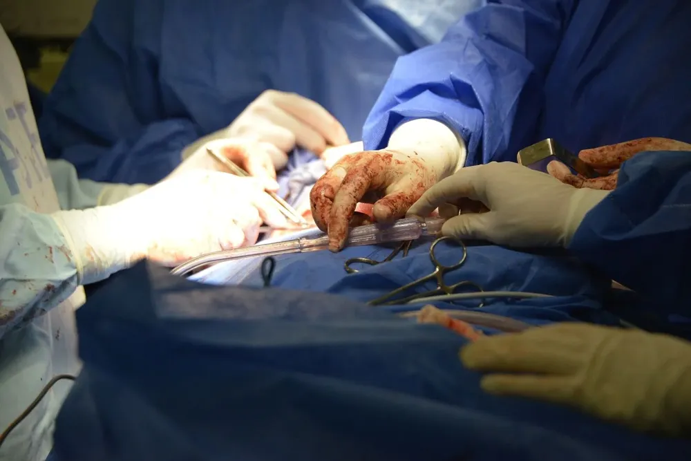 Aplazamiento de cirugías y prioridades presionan hacia la baja la ocupación no covid del CTI