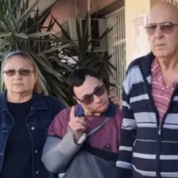chaco: un policia estaba profugo por golpear y detener a un chico con sindrome de down, fue capturado y dio una insolita excusa