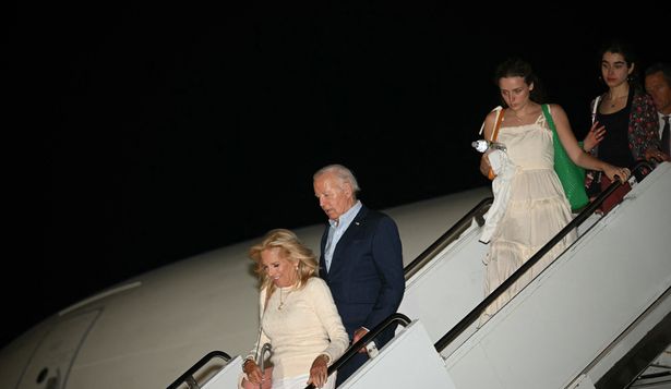Tensión en el círculo íntimo de Joe Biden: su familia lo anima a seguir en carrera y apunta contra sus asesores