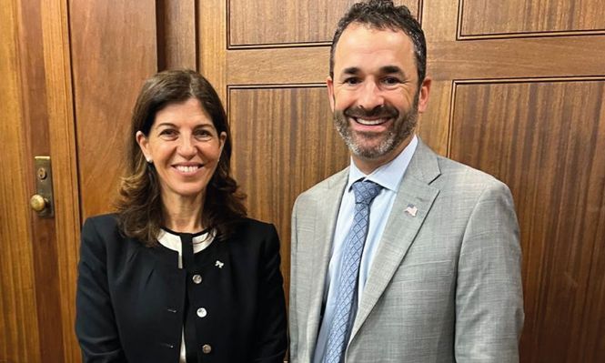 La titular de la AFIP, Florencia Misrahi, con su par del Internal Revenue Service (IRS), Daniel Werfel.