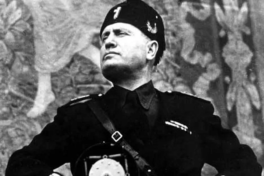 Mussolini, considerado un sex symbol, decía que “la multitud, como las mujeres, está hecha para ser violada”