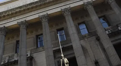 Cae volumen de negocios bancario y aumenta operativa de no residentes