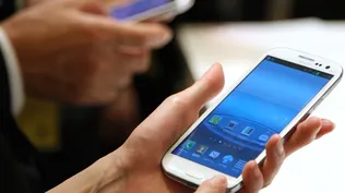Cayó casi 60% la importación de celulares en Argentina
