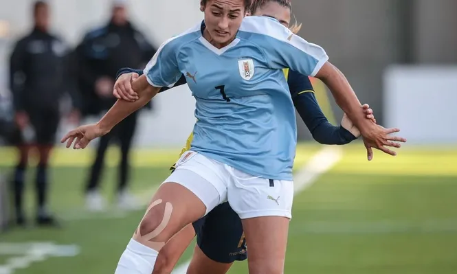 Juliana Viera en acción contra Ecuador