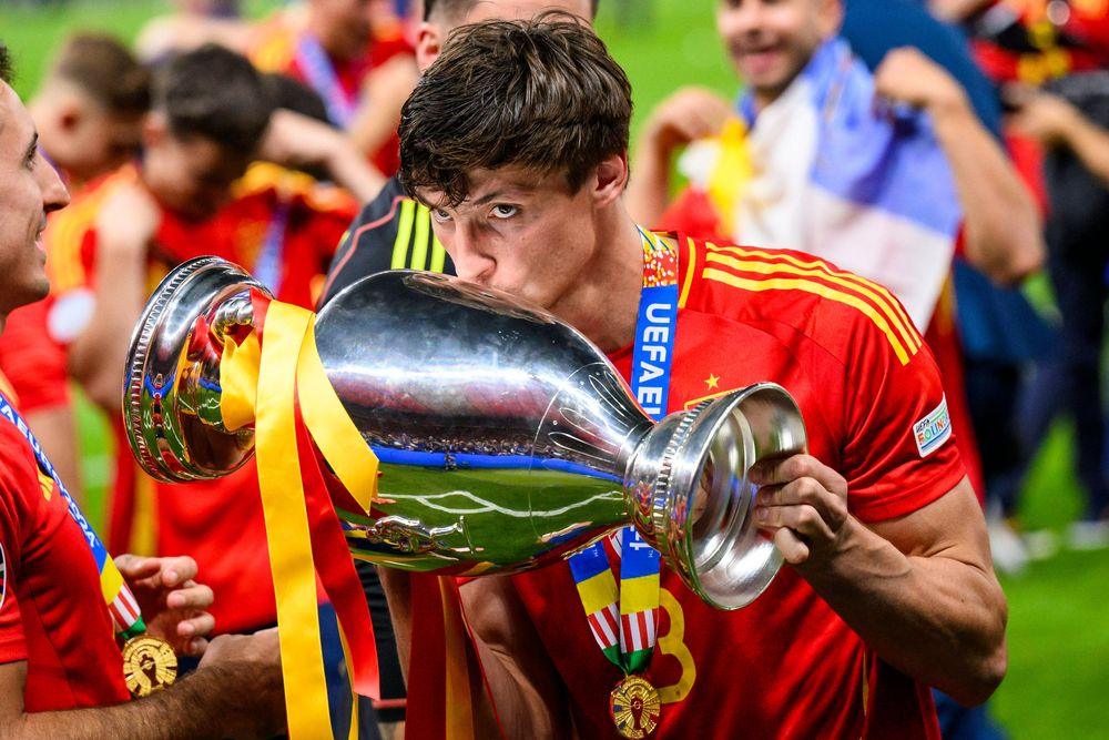 El Atlético de Madrid anuncia a Le Normand.