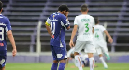 Nicolás Olivera volvió a fallar un penal, ante Rampla Juniors