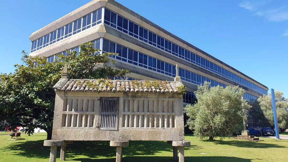 Vista de del exterior de la sede de Stellantis Vigo en la Avenida de Citroën