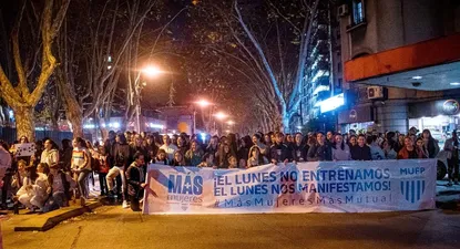 Masiva protesta de las futbolistas uruguayas