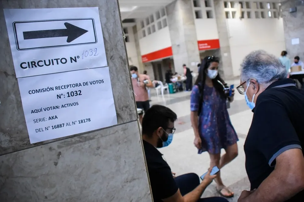 Hay cerca de 1,8 millones de habilitados para votar.