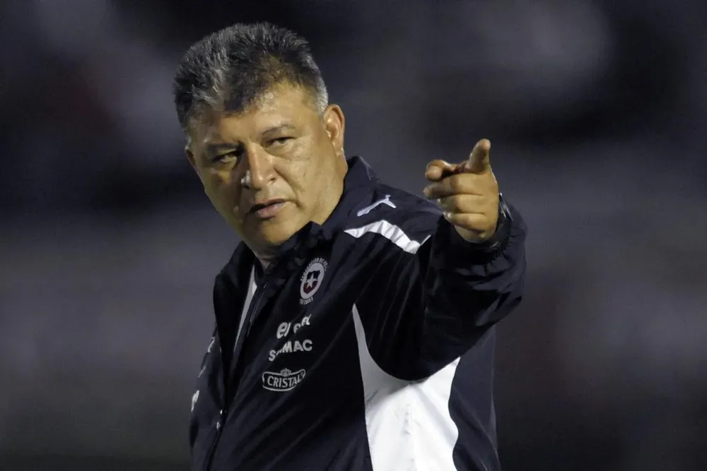Claudio Borghi, entrenador chileno
