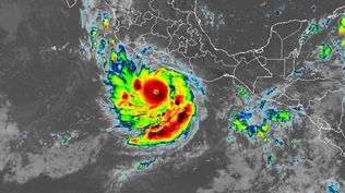 Polo se fortaleció rápidamente hasta alcanzar la categoría 5.