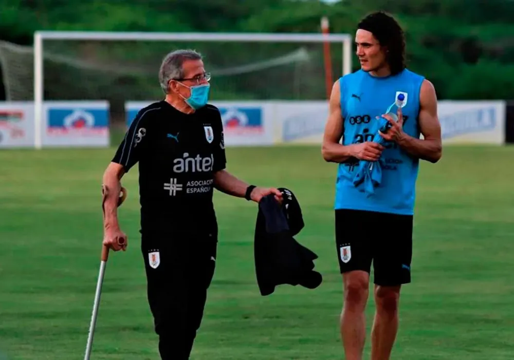 Tabárez y Cavani esperan poder volver a verse en octubre