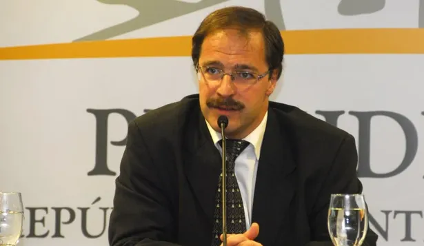 Concesiones a UPM llevaron a renunciar a jerarca del Ministerio de Economía