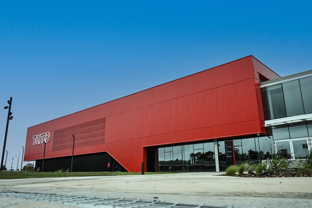 TUMO Uruguay por fuera