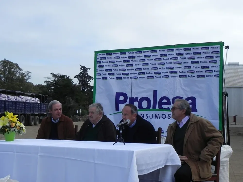 El presidente Mujica acompañó hoy a los tamberos en el emprendimiento inaugurado por Prolesa