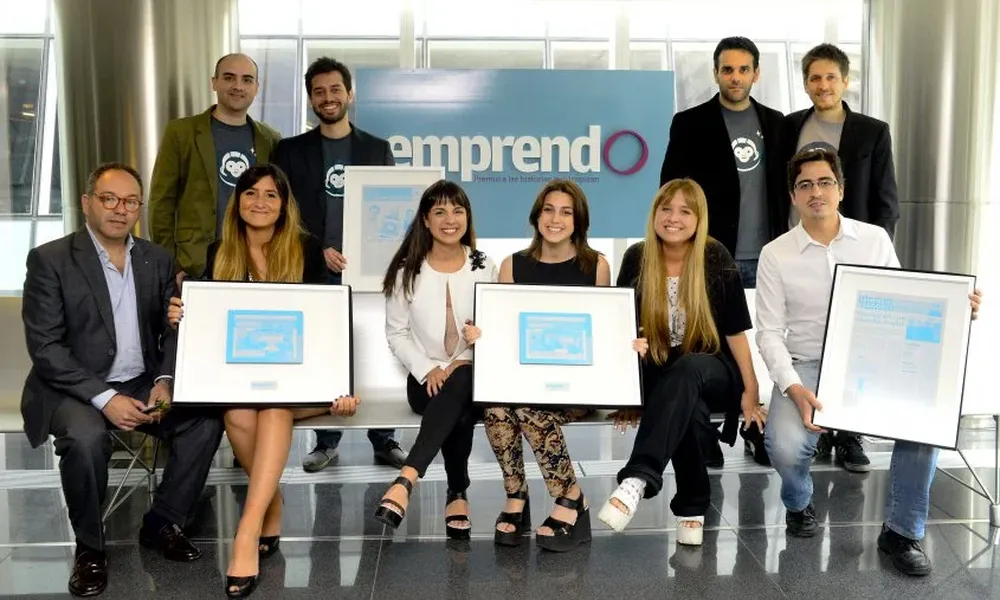De pie: Raúl Garreta, Rodrigo Stecanella, Ernesto Rodriguez, Federico Pascual. Sentados: Javier Artigas, Valentina Arriagada, Victoria Ortíz, Ximena Genta, Victoria Suárez, Ignacio Oliveri