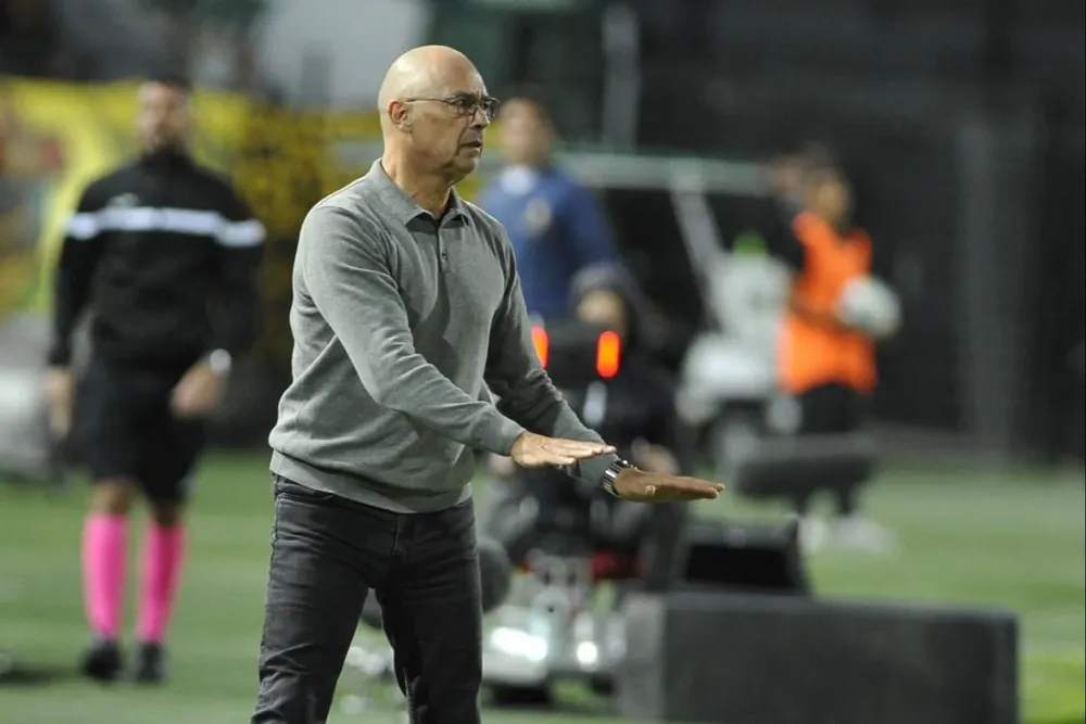 Alfredo Arias pide calma a los jugadores de Peñarol