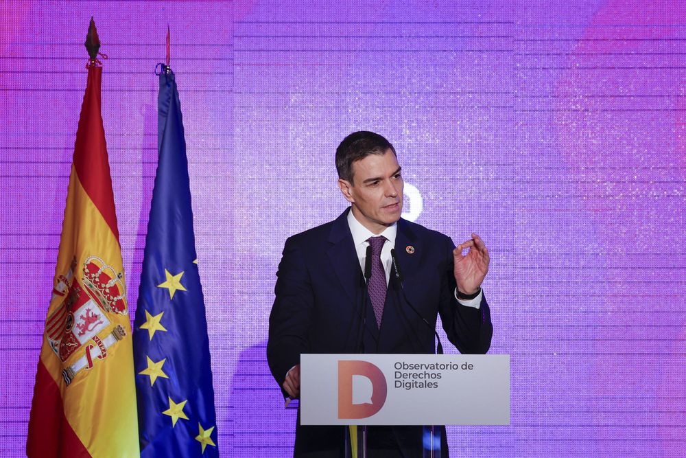 Pedro Sánchez diserta en el acto de presentación del Observatorio de Derechos Digitales, en Madrid