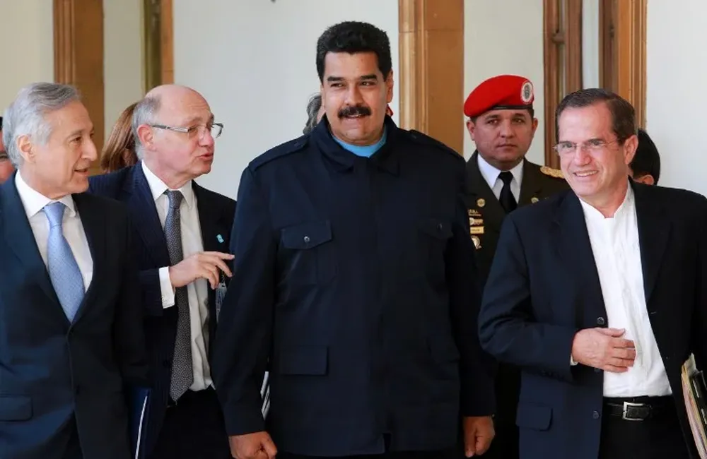 Maduro junto a cancilleres de la Unasur