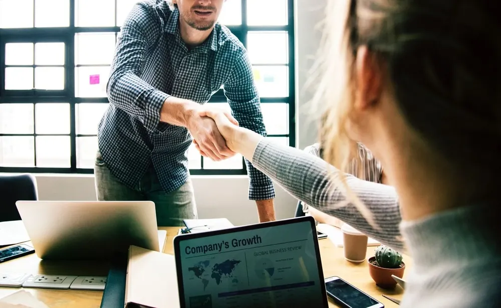 agreement-arms-business-1081228.webp