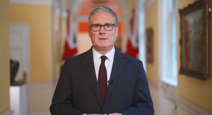 El primer ministro Keir Starmer hizo el anuncio a través de la red social X