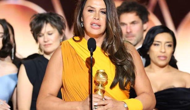 Karla Sofía Gascón en la entrega de los Globo de Oro