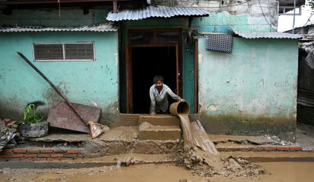 Inundaciones en Nepal dejan al menos 170 muertos y más de 40 desaparecidos