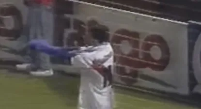 Néstor Gabriel Cedrés se calzó el buzo de arquero defendiendo a River Plate argentino