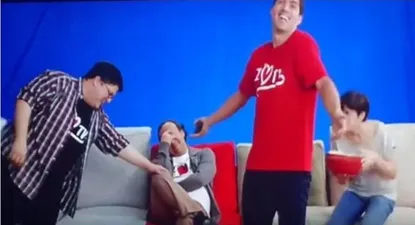 Mirá cómo se filmó la nueva campaña de Cablevisión con Luis Suárez