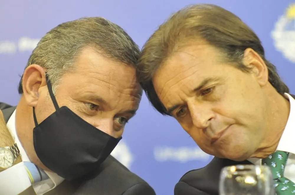 Álvaro Delgado (izquierda) y Luis Lacalle Pou (derecha)