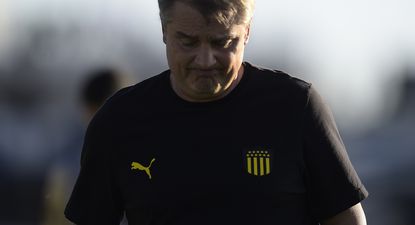 Diego Aguirre, técnico de Peñarol, otra vez se fue con la cabeza gacha de Belvedere tras enfrentar a Liverpool por el Torneo Clausura