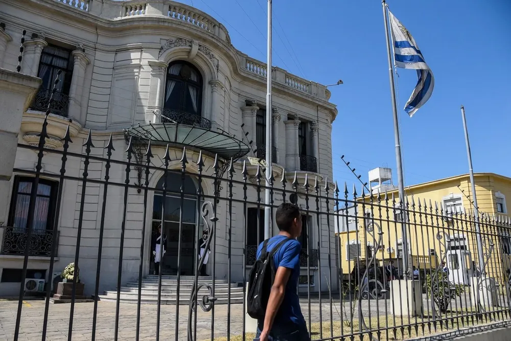 El ministro de Defensa y el presidente firmaron el decreto