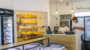 Milanesas de entraña uruguaya, pato francés y recetas europeas: la carnicería de Punta Carretas que elabora productos “a medida”