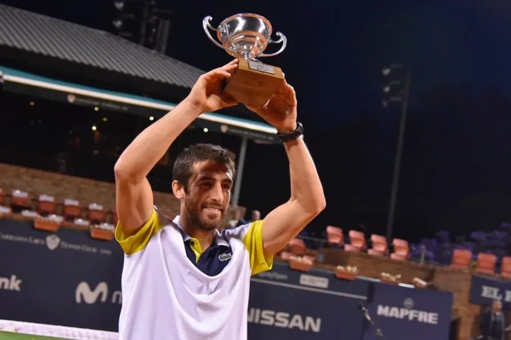 La copa, se mira y se toca