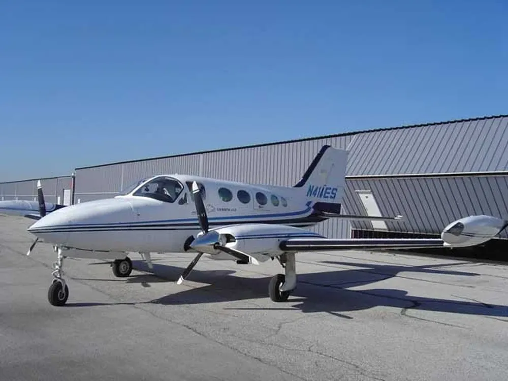 Un Cessna 414 como el que adquirió ANCAP