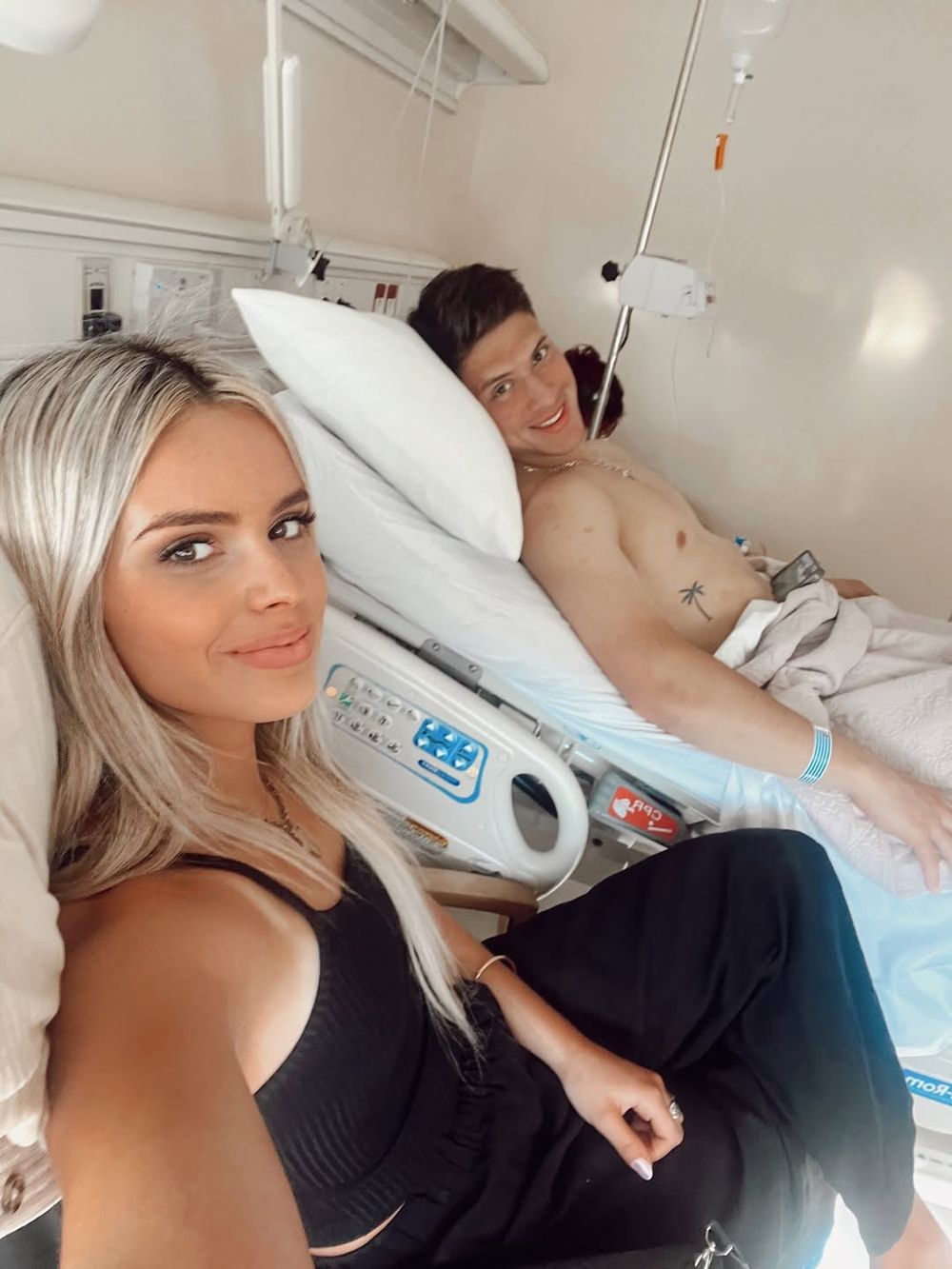Tomás Viera y su pareja Jazmín Pereira Tomás Viera y su pareja Jazmín Pereira