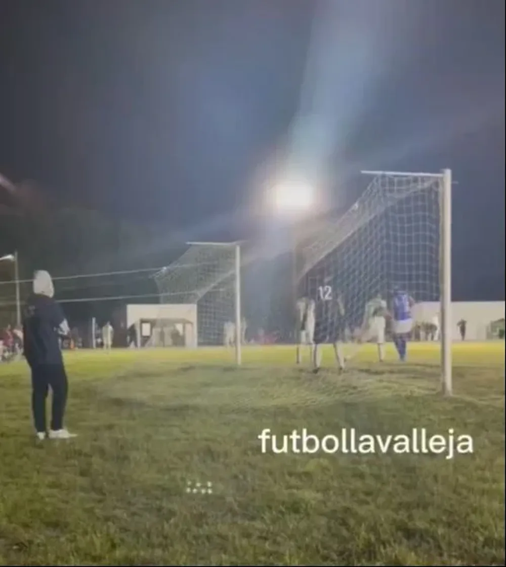 El gol del Loco Abreu