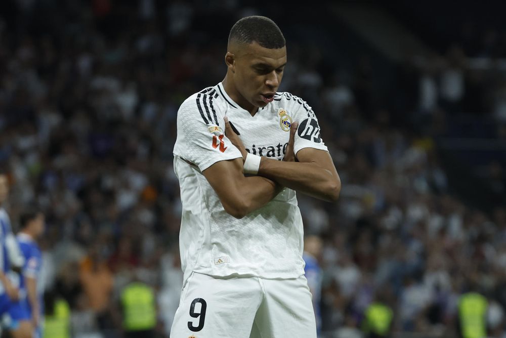 El Real Madrid se imponte ante el Alavés.