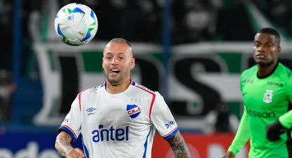 Nicolás López de Nacional ante Atlético Nacional por Copa Libertadores