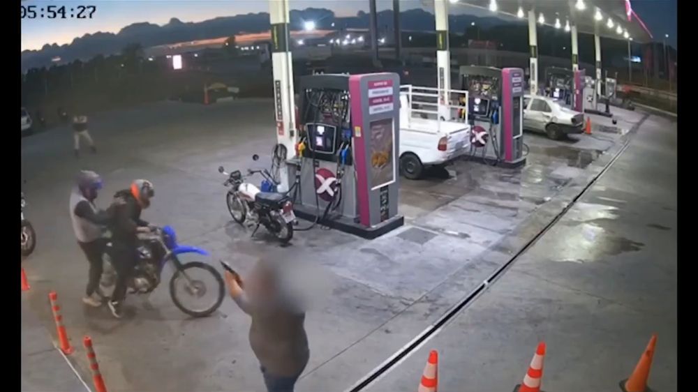 El momento en el que los delincuentes son interceptados