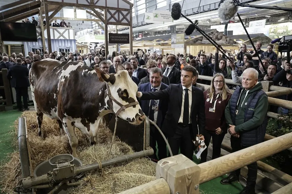 Emmanuele Macron se comprometió a plantear la instauración de precios mínimos para proteger los ingresos agrícolas.