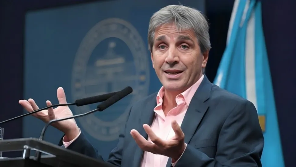 Luis Caputo explicó los motivos de la medida sobre las tasas municipales