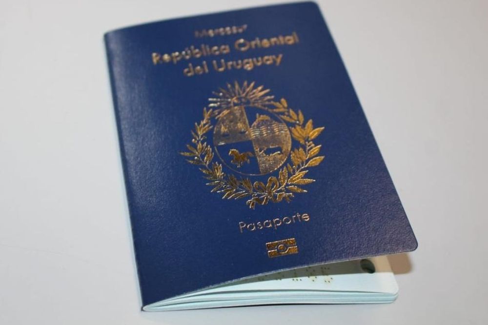 PASAPORTE DE URUGUAY