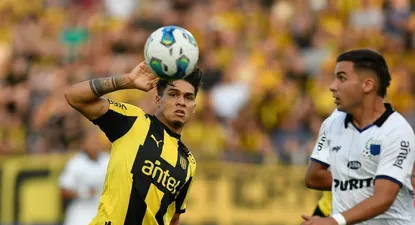 Arezo en la final del Uruguayo que ganó Liverpool