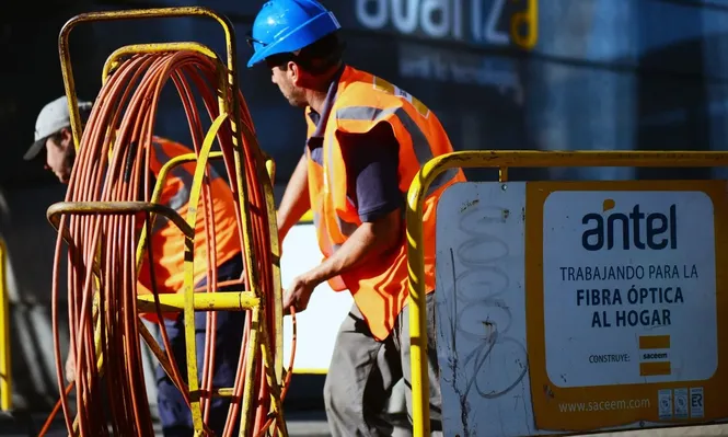 Antel destinará el 86% del presupuesto de 2021 a la instalación de fibra óptica fuera de Montevideo