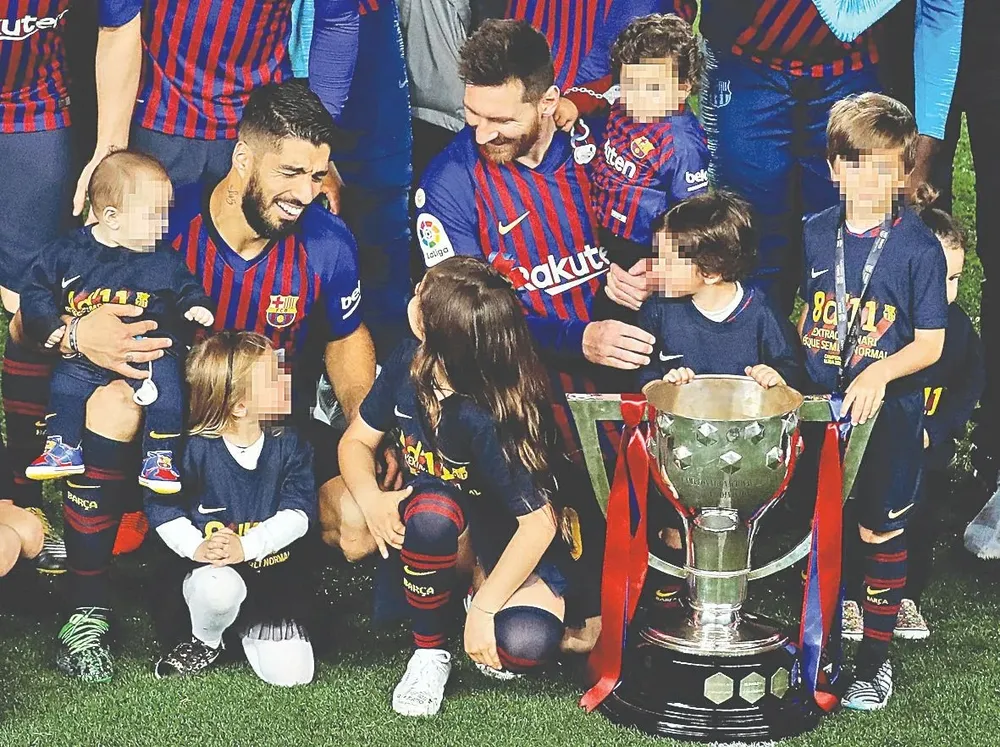 Suárez y Messi en familia en un nuevo festejo en Barcelona