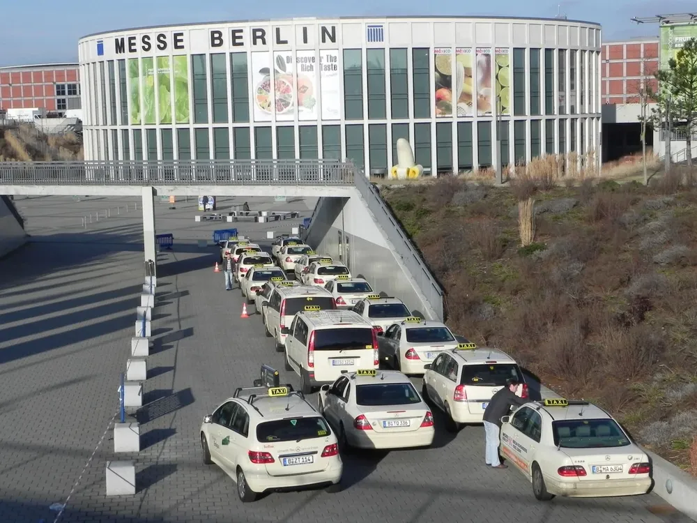 Messe-Berlín-Exteriores-01.webp