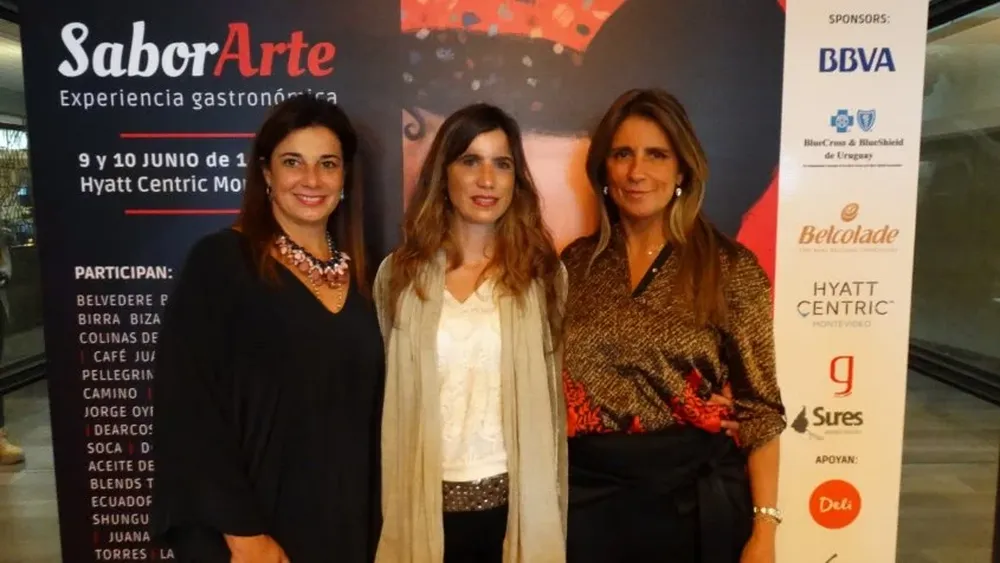 Carina Martinez, Ximena Arcos Pérez y Renata Battione
